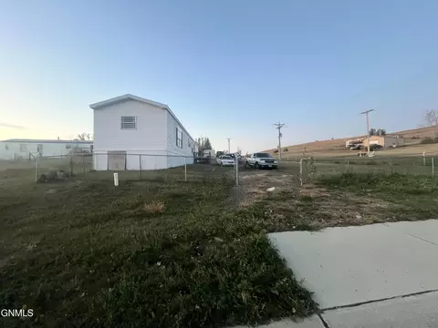 313 Richards Ave W, Alexander, ND 58831 photo 10