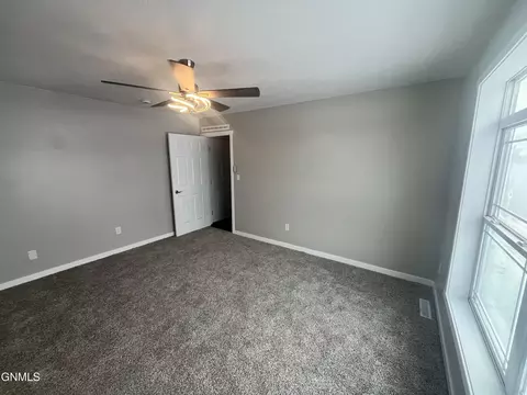 313 Richards Ave W, Alexander, ND 58831 photo 4
