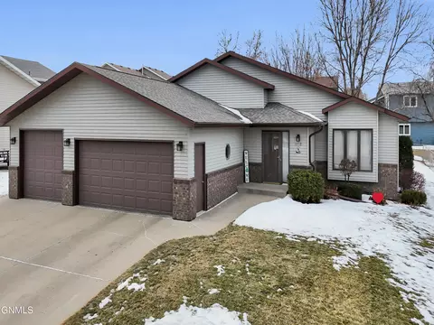 1105 4th Ave NE, Mandan, ND 58554