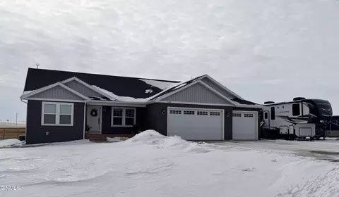 13676 Redwood Way, Williston, ND 58801