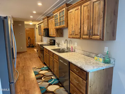 2919 Colorado Dr E, Bismarck, ND 58503 photo 13