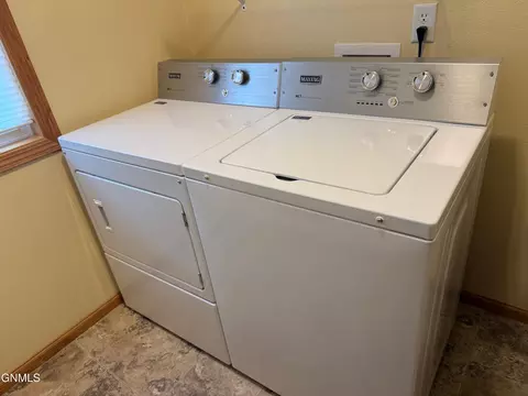 2919 Colorado Dr E, Bismarck, ND 58503 photo 23