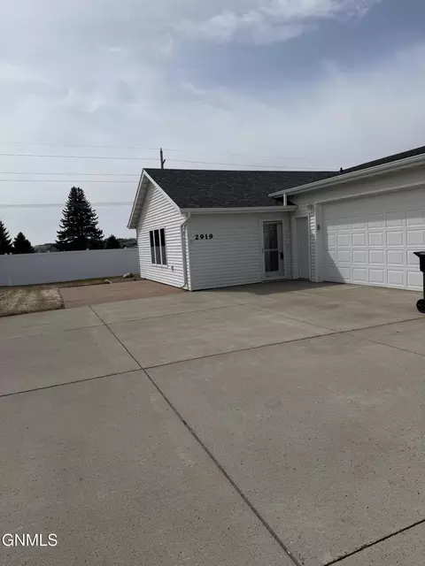 2919 Colorado Dr E, Bismarck, ND 58503 photo 38