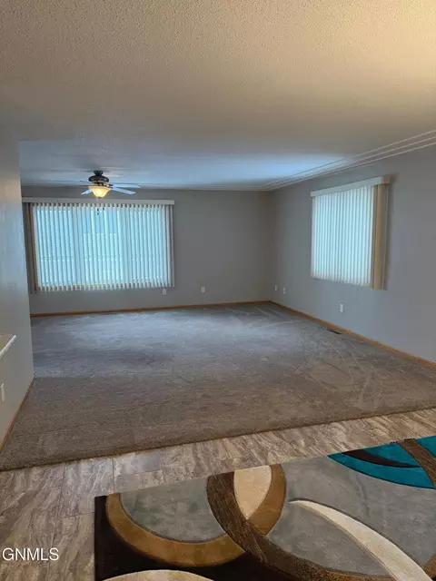 2919 Colorado Dr E, Bismarck, ND 58503 photo 16