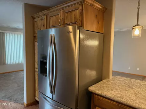 2919 Colorado Dr E, Bismarck, ND 58503 photo 11