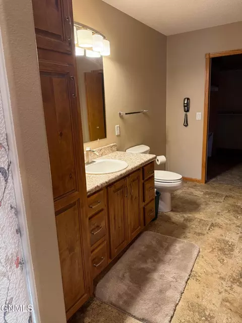 2919 Colorado Dr E, Bismarck, ND 58503 photo 25