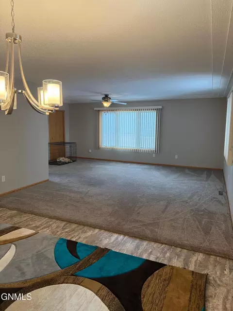 2919 Colorado Dr E, Bismarck, ND 58503 photo 17