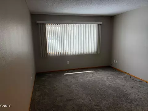 2919 Colorado Dr E, Bismarck, ND 58503 photo 30