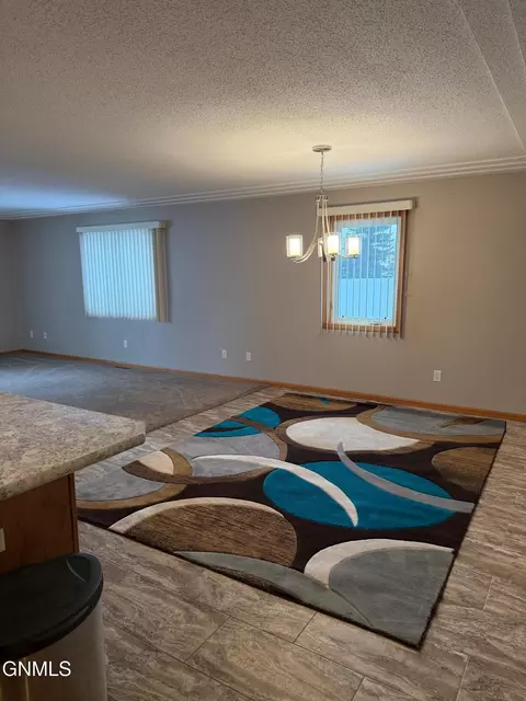 2919 Colorado Dr E, Bismarck, ND 58503 photo 15
