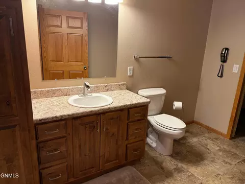 2919 Colorado Dr E, Bismarck, ND 58503 photo 27