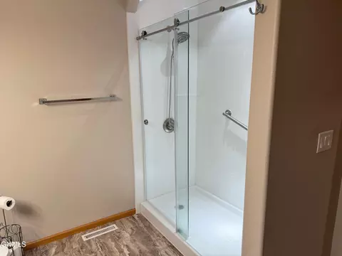 2919 Colorado Dr E, Bismarck, ND 58503 photo 19