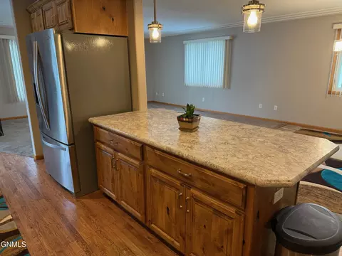 2919 Colorado Dr E, Bismarck, ND 58503 photo 10