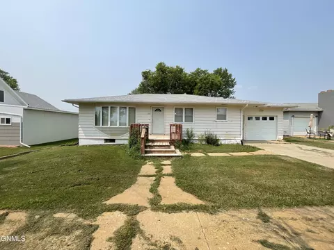 1326 1st Ave W, New England, ND 58647