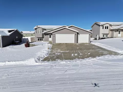 6500 Edgerly Ln, Lincoln, ND 58504