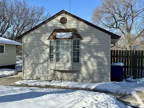 1109 2nd Ave NE, Jamestown, ND 58401