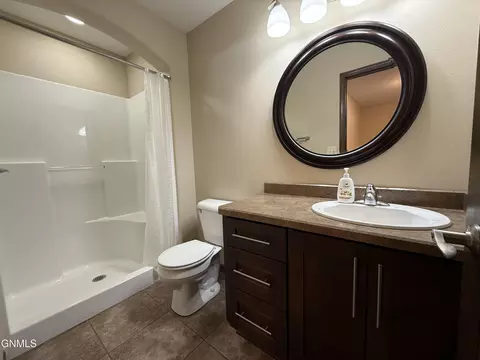 Bath - 1714 Calgary Loop, Bismarck, ND 58503 photo 3 of 3