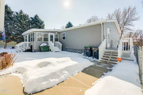 4405 Cortez Cir, Mandan, ND 58554