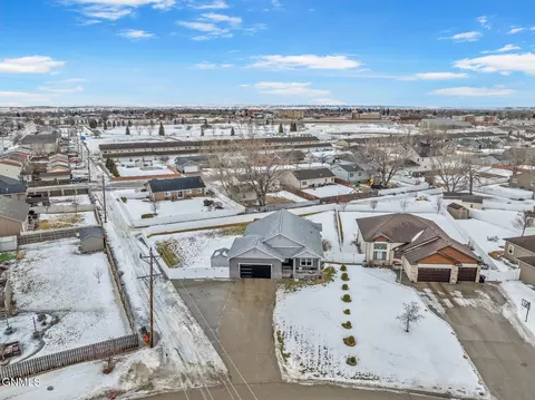1620 Creekside Dr W, Williston, ND 58801 photo 11