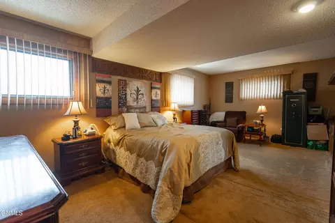 Bedroom - 1715 Divide Ave, Bismarck, ND 58501 photo 2 of 3