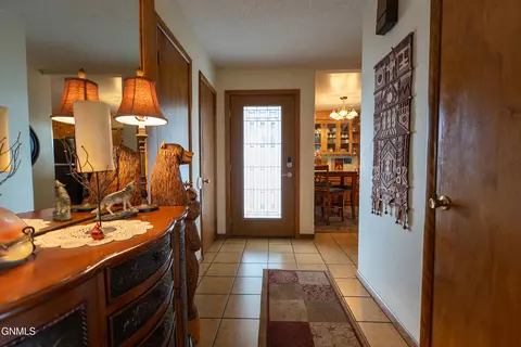 Entry Way - 1715 Divide Ave, Bismarck, ND 58501 photo 4 of 6