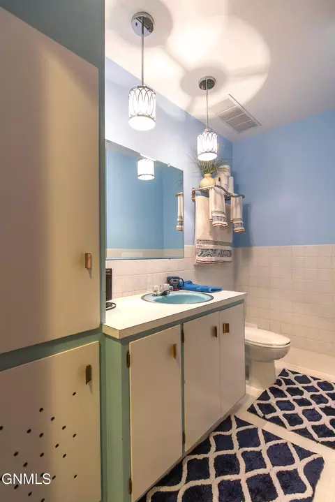 Bath - 1715 Divide Ave, Bismarck, ND 58501 photo 7 of 8
