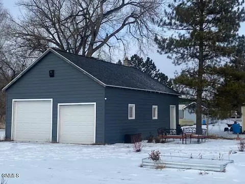 602 Main St, Stanton, ND 58571 photo 2