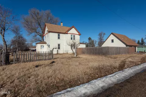 214 Cliff St, Gladstone, ND 58630 photo 4