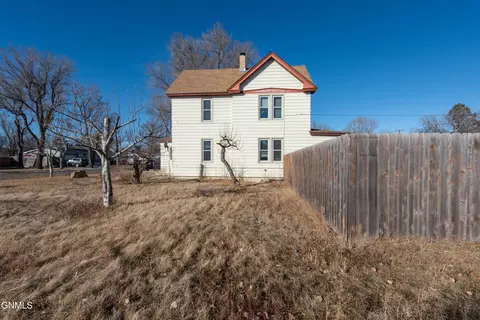 214 Cliff St, Gladstone, ND 58630 photo 6