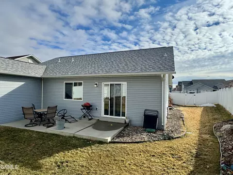 1910 Timbers St, Williston, ND 58801 photo 17