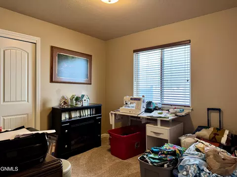 1910 Timbers St, Williston, ND 58801 photo 12