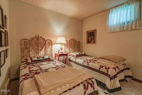 Bedroom - 1300 Mohawk St, Bismarck, ND 58501 photo 2 of 2