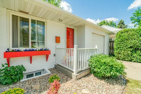 Exterior - 1300 Mohawk St, Bismarck, ND 58501 photo 2 of 5