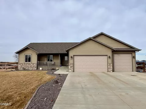 123 North Ave, South Heart, ND 58655