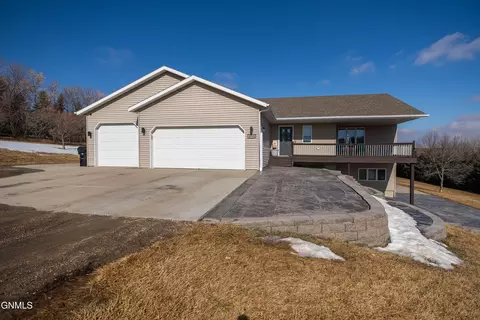 4910 Sagebrush Dr, Bismarck, ND 58504