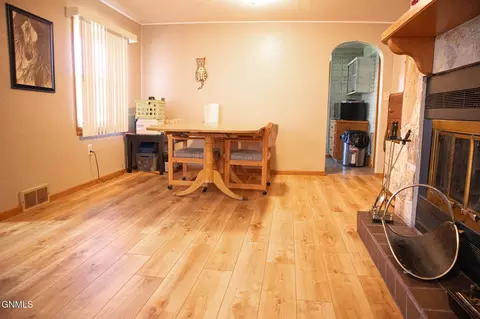 Dining - 511 3rd St E, Napoleon, ND 58561 photo 1 of 1