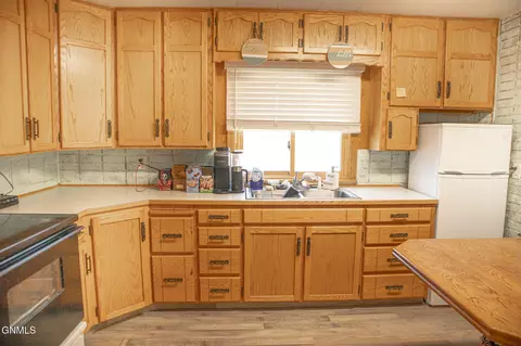 Kitchen - 511 3rd St E, Napoleon, ND 58561 photo 2 of 2