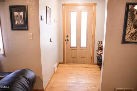 Entry Way - 511 3rd St E, Napoleon, ND 58561 photo 1 of 2