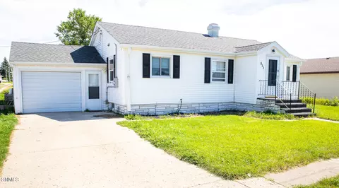 Exterior - 511 3rd St E, Napoleon, ND 58561 photo 2 of 2