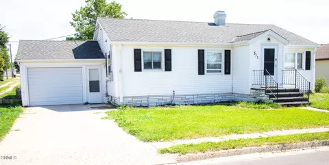 511 3rd St E, Napoleon, ND 58561