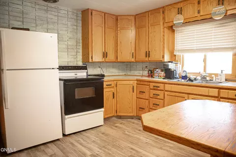 Kitchen - 511 3rd St E, Napoleon, ND 58561 photo 1 of 2
