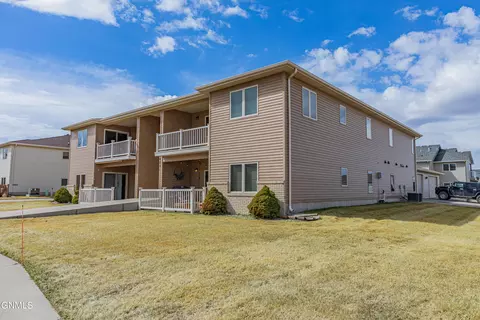 4221 Shaun Ln, Mandan, ND 58554