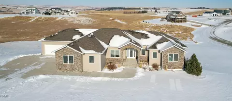 2920 Hogan Dr, Bismarck, ND 58503