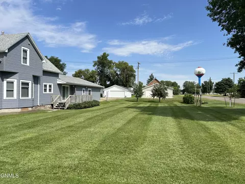 Exterior - 105 2nd Ave NW, Garrison, ND 58540 photo 2 of 8