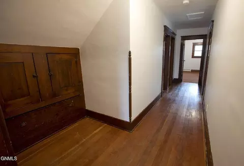 Entry Way - 105 2nd Ave NW, Garrison, ND 58540 photo 4 of 5