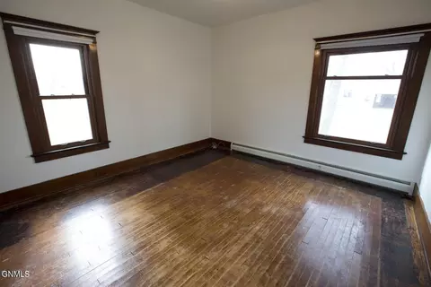 Bedroom - 105 2nd Ave NW, Garrison, ND 58540 photo 2 of 26