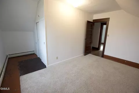 Bedroom - 105 2nd Ave NW, Garrison, ND 58540 photo 21 of 26