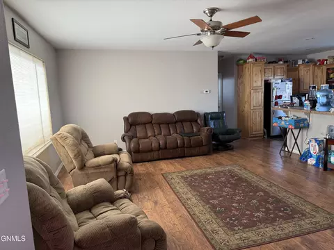14045 Prairie Ln, Williston, ND 58801 photo 3