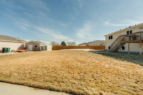 Exterior - 4406 Chamberlain Dr, Bismarck, ND 58503 photo 6 of 12