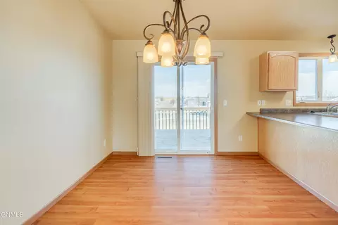 Dining - 4406 Chamberlain Dr, Bismarck, ND 58503 photo 2 of 2