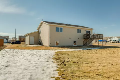 Exterior - 4406 Chamberlain Dr, Bismarck, ND 58503 photo 9 of 12